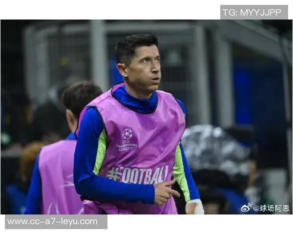 莱万或将在明夏自由转会离开巴萨结束四年红蓝生涯